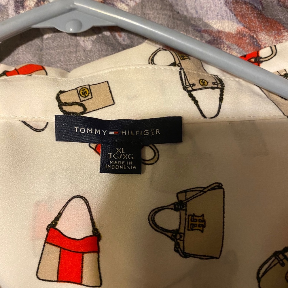 Button down blouse - Picture 2 of 3